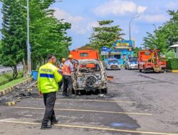 SUV Terbakar di Rest Area KM 130 Tol Cipali, Diduga Akibat Korsleting Mesin