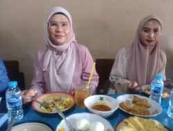 Nina Agustina Nikmati Nasi Lengko di Hari Kedua Lebaran, Obati Rindu Kuliner Khas Indramayu