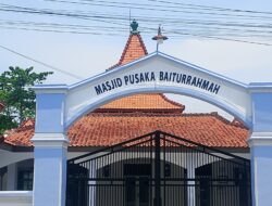 Dari Tiang Tua Hingga Gapura Imam, Masjid Baiturrahmah Simpan Sejarah Dermayu