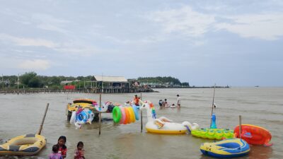 Pantai Kasih Karangsong, Objek Wisata Murah Meriah dan Mempesona