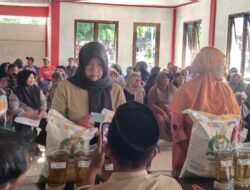 Bantuan Pangan Bulog Disalurkan di Bangkaloa Ilir, 1.011 Warga Antusias Mengantre