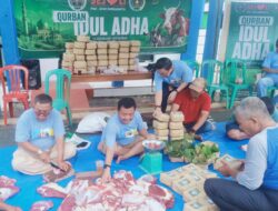 PWI Indramayu Gelar Kurban Ramah Lingkungan, Gunakan Besek dan Daun Jati
