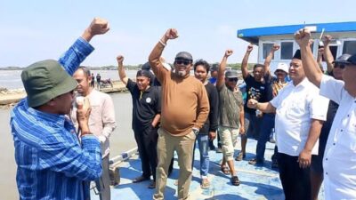 Nelayan Karangsong Gelar Aksi, Desak Pemerintah Segera Normalisasi Muara